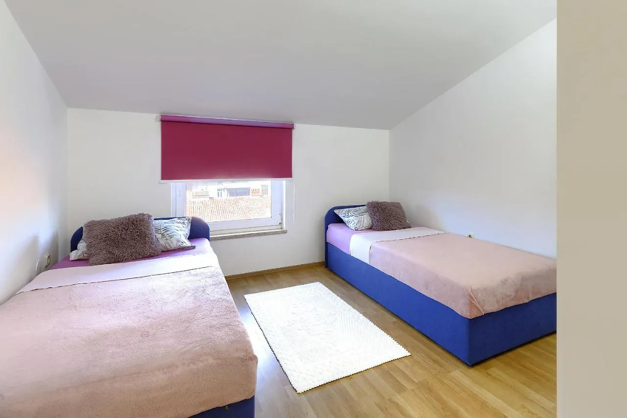 Homestay Pula 0*,  Croatia